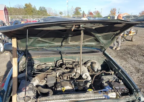 2004 Toyota Tacoma из США, поврежденный, VIN 5TEWM72N74Z370822